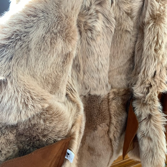 EUC Di Bello 100% shearling brown coat, size 40 - Picture 3 of 11